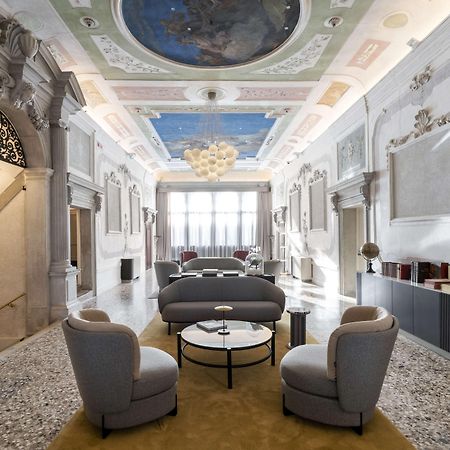 Radisson Collection Hotel, Palazzo Nani เวนิส ภายนอก รูปภาพ The Library
