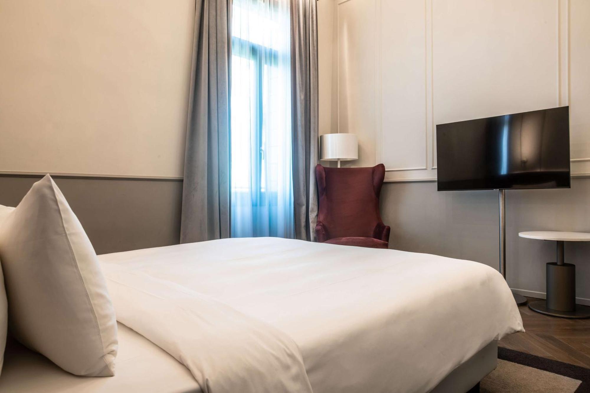 Radisson Collection Hotel, Palazzo Nani เวนิส ภายนอก รูปภาพ A room at the hotel
