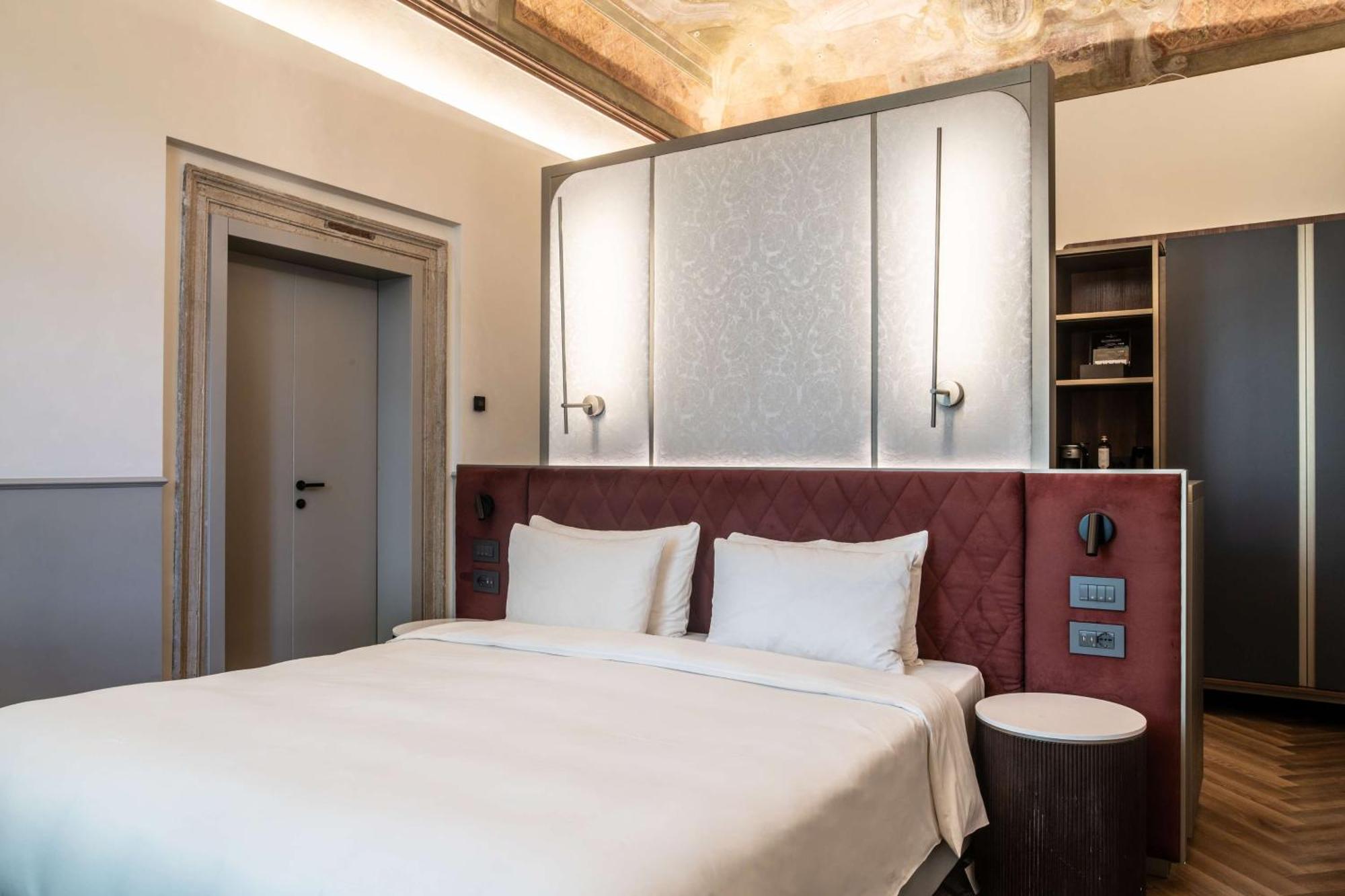Radisson Collection Hotel, Palazzo Nani เวนิส ภายนอก รูปภาพ A room at the hotel